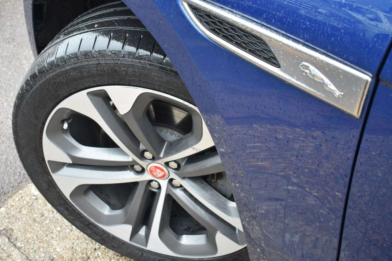 2021 JAGUAR F-PACE 2021 JAGUAR F-PACE