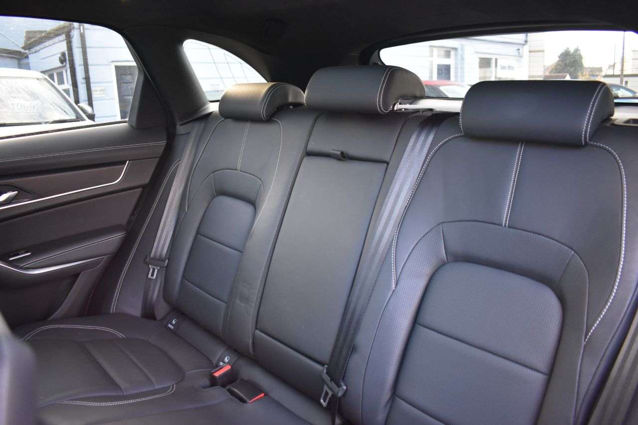 2021 JAGUAR F-PACE 2021 JAGUAR F-PACE