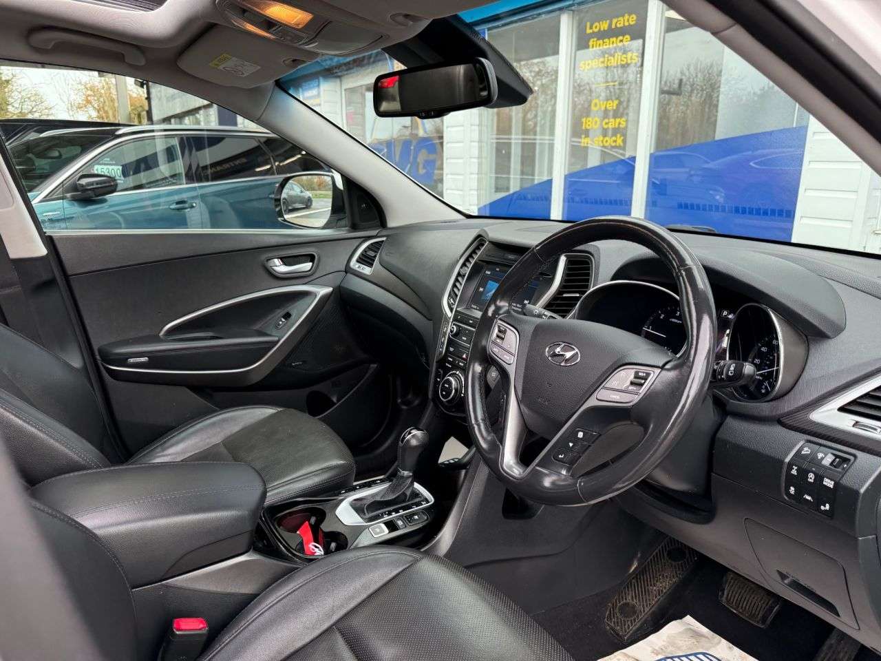 A 2016 HYUNDAI SANTA FE 2.2 CRDi Blue Drive Premium SE SUV 5dr Diesel Auto 4WD Euro 6 (s/s) (7 Seat A 2016 HYUNDAI SANTA FE 2.2 CRDi Blue Drive Premium SE SUV 5dr Diesel Auto 4WD Euro 6 (s/s) (7 Seat