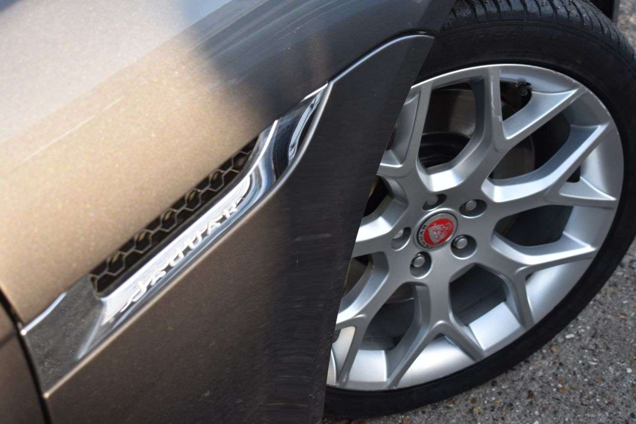 2017 JAGUAR F-TYPE 2017 JAGUAR F-TYPE