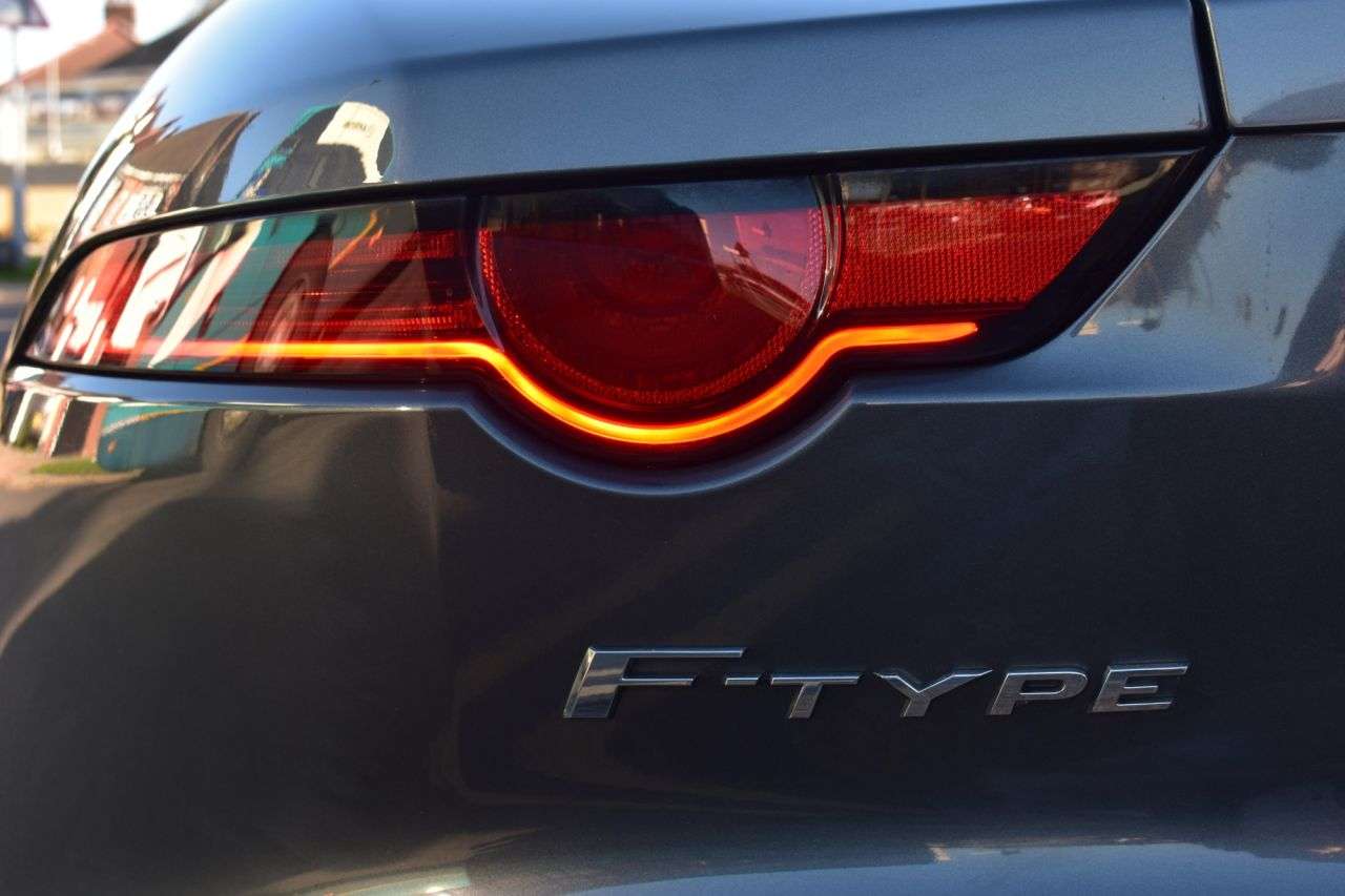 2017 JAGUAR F-TYPE 2017 JAGUAR F-TYPE