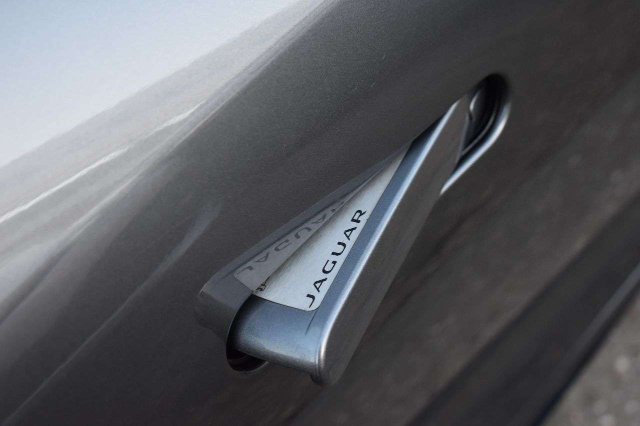 2017 JAGUAR F-TYPE 2017 JAGUAR F-TYPE