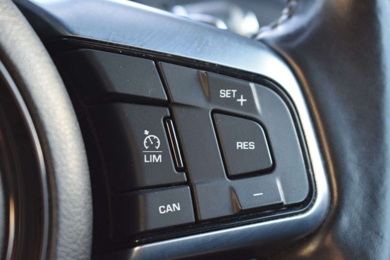 2017 JAGUAR F-TYPE 2017 JAGUAR F-TYPE