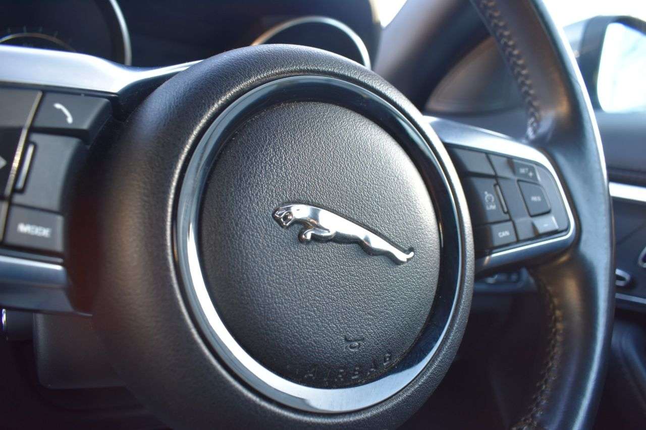 2017 JAGUAR F-TYPE 2017 JAGUAR F-TYPE