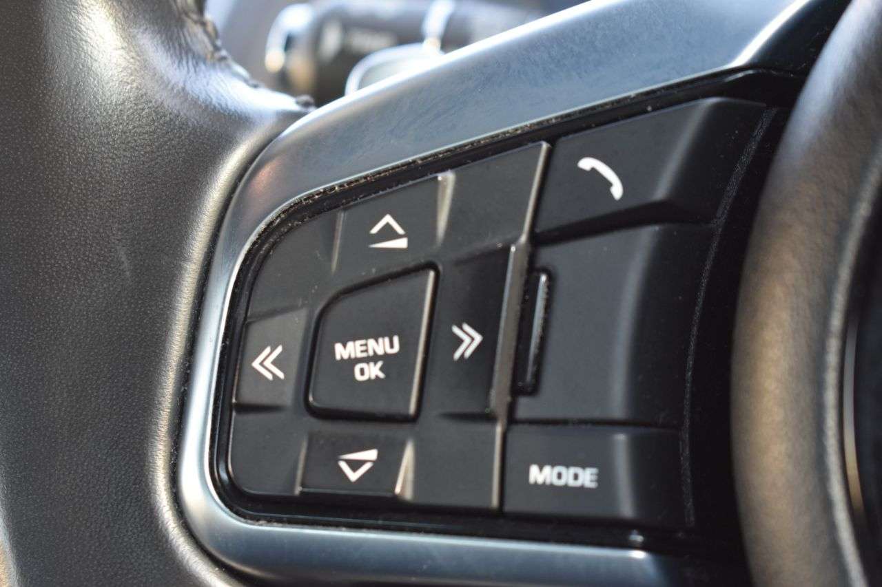 2017 JAGUAR F-TYPE 2017 JAGUAR F-TYPE