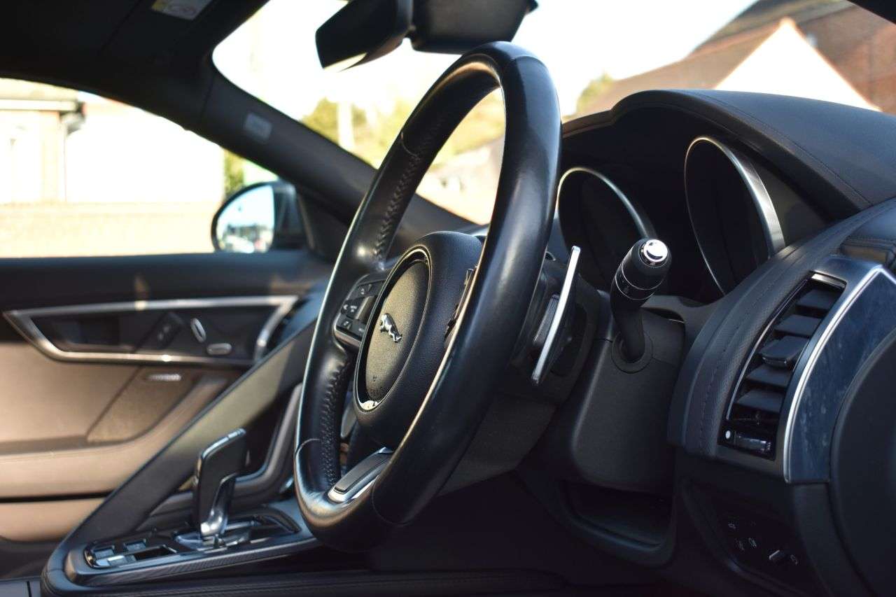 2017 JAGUAR F-TYPE 2017 JAGUAR F-TYPE