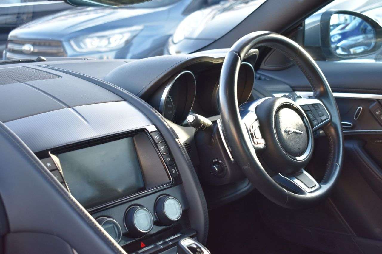 2017 JAGUAR F-TYPE 2017 JAGUAR F-TYPE