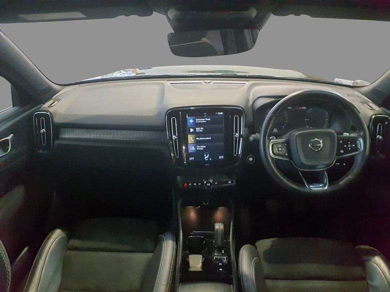 2020 VOLVO XC40 2020 VOLVO XC40