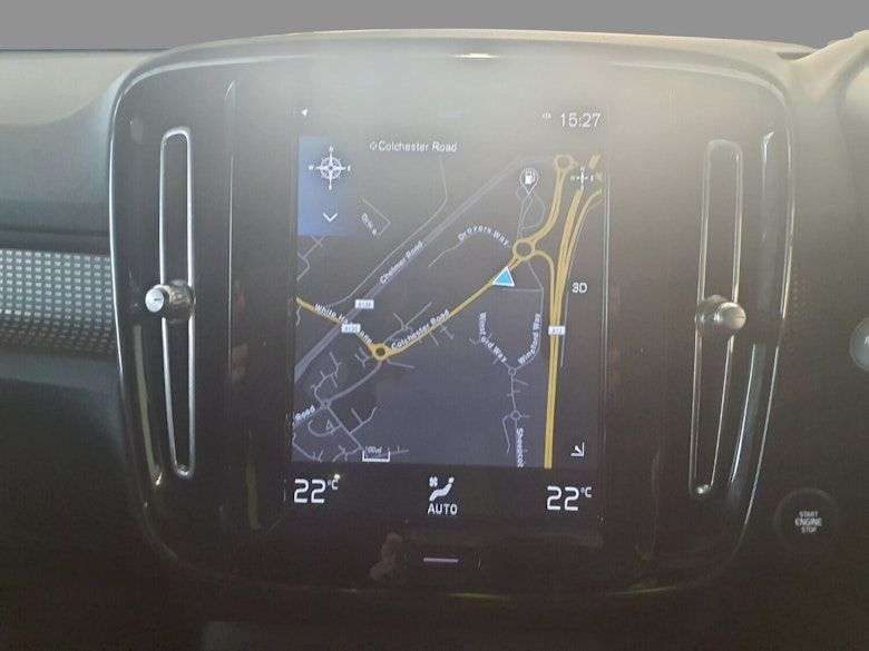 2020 VOLVO XC40 2020 VOLVO XC40