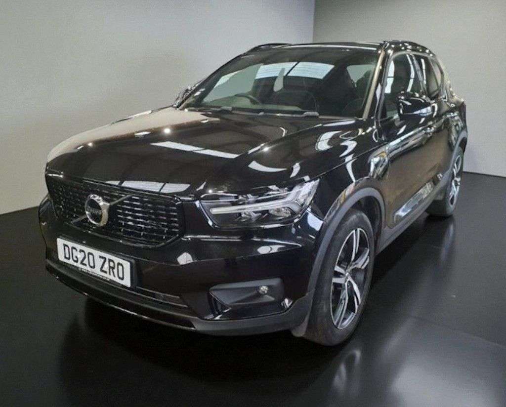2020 VOLVO XC40 2020 VOLVO XC40
