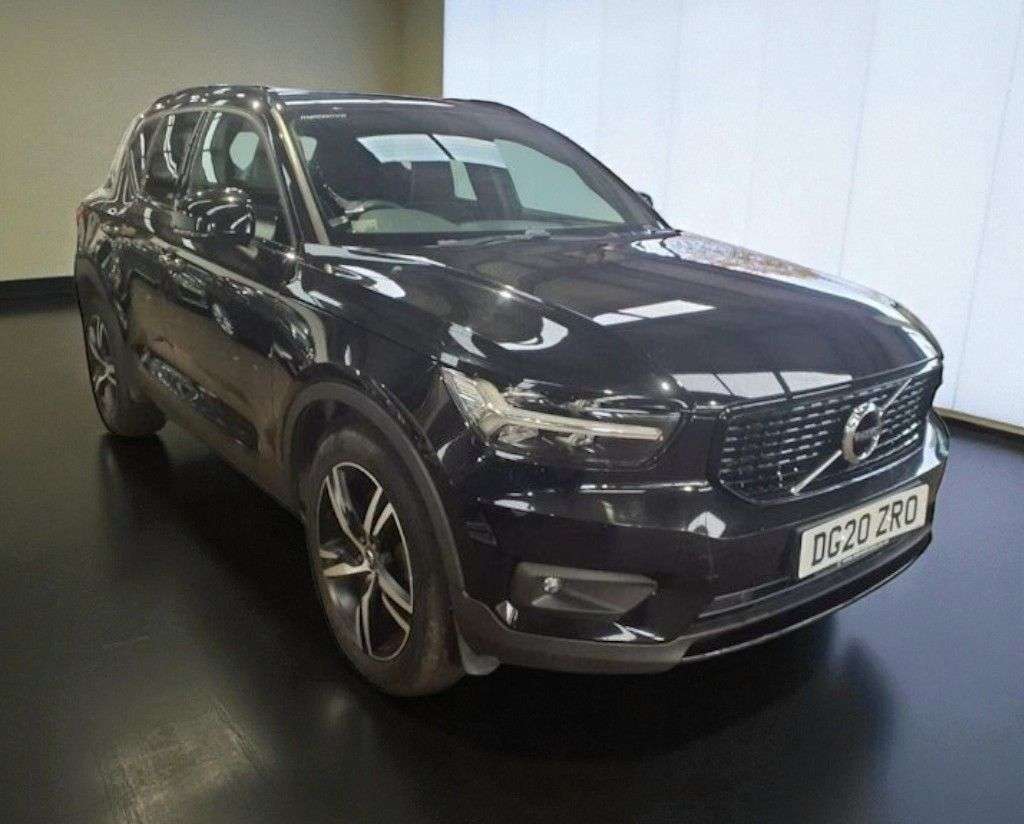 2020 VOLVO XC40 2020 VOLVO XC40