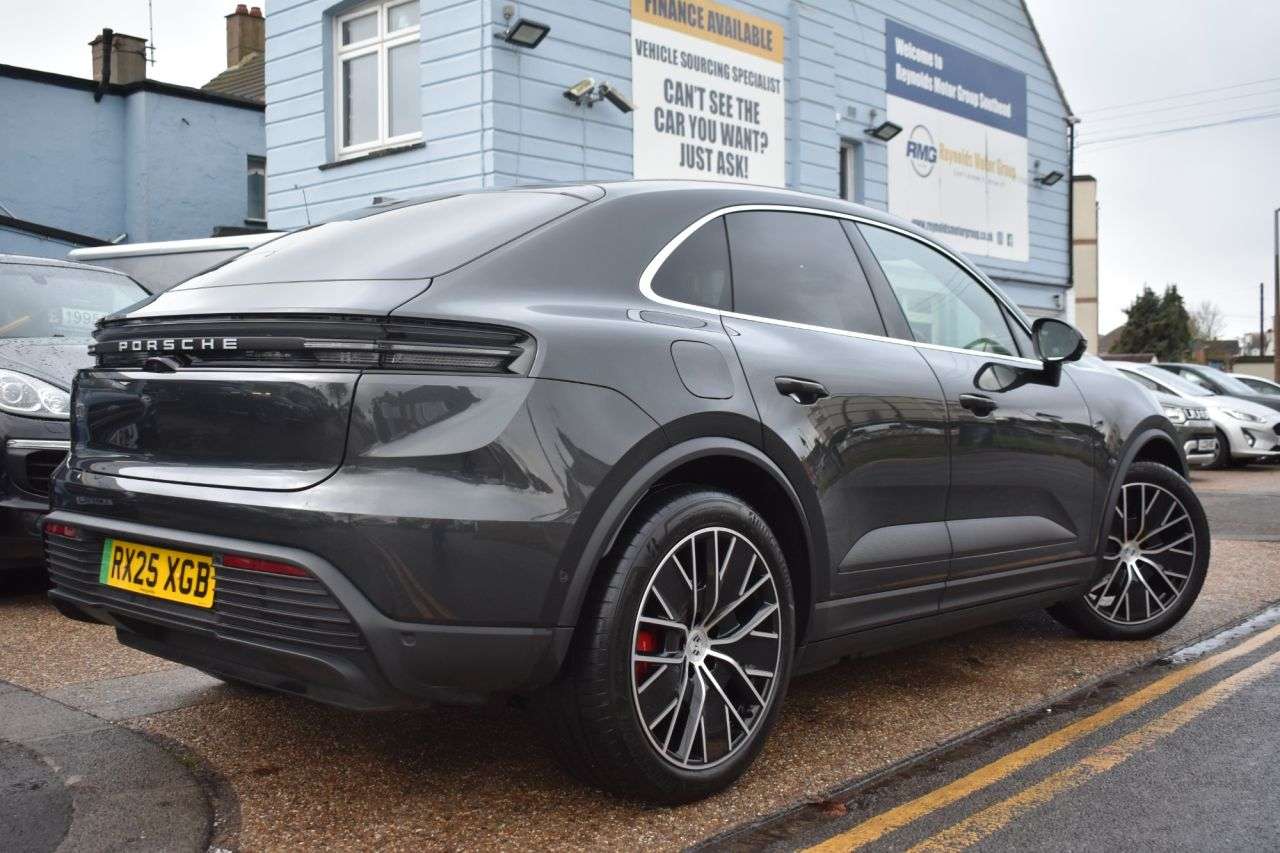 2025 PORSCHE MACAN 2025 PORSCHE MACAN