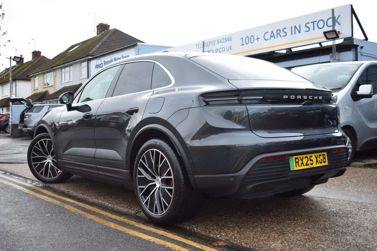 2025 PORSCHE MACAN 2025 PORSCHE MACAN