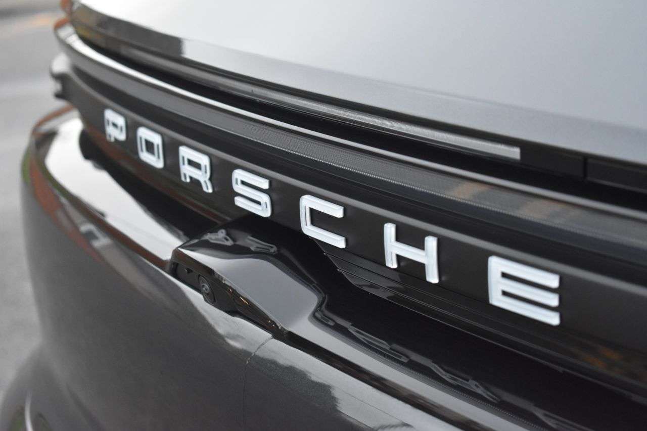 2025 PORSCHE MACAN 2025 PORSCHE MACAN