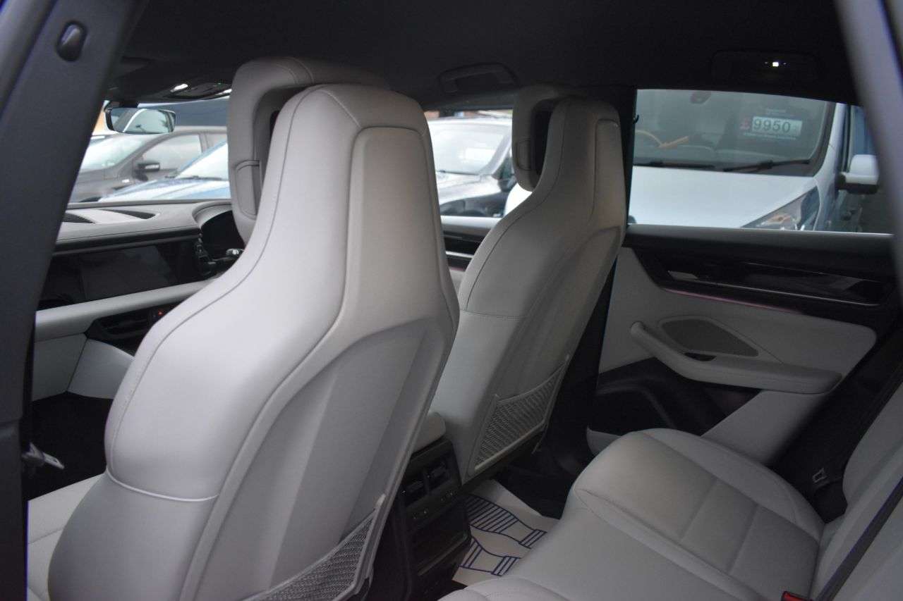 2025 PORSCHE MACAN 2025 PORSCHE MACAN