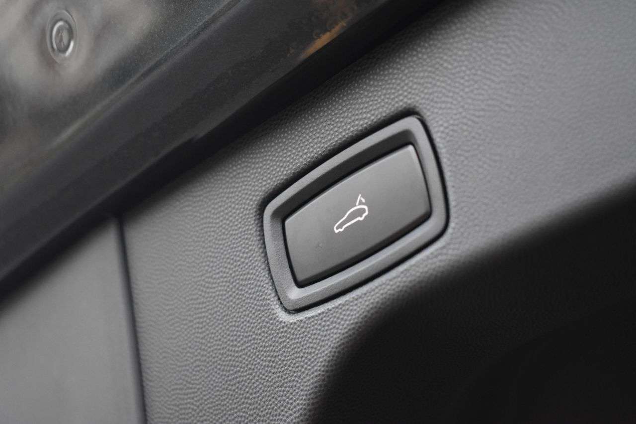 2025 PORSCHE MACAN 2025 PORSCHE MACAN