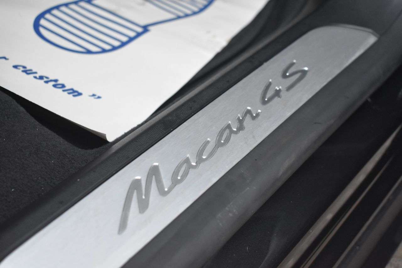 2025 PORSCHE MACAN 2025 PORSCHE MACAN