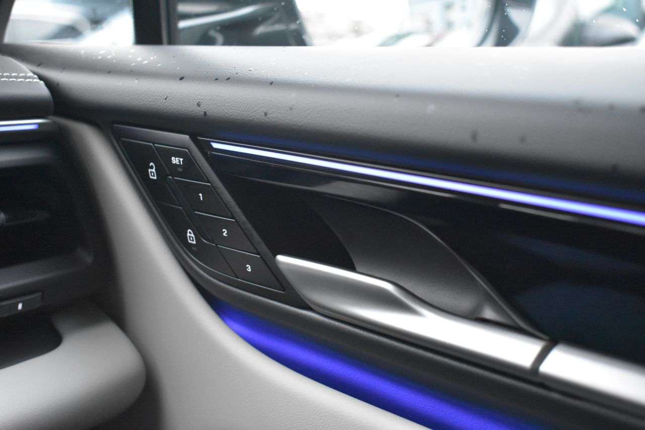 2025 PORSCHE MACAN 2025 PORSCHE MACAN