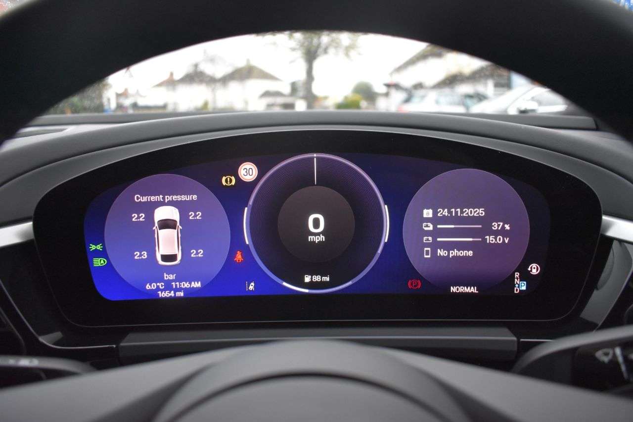 2025 PORSCHE MACAN 2025 PORSCHE MACAN