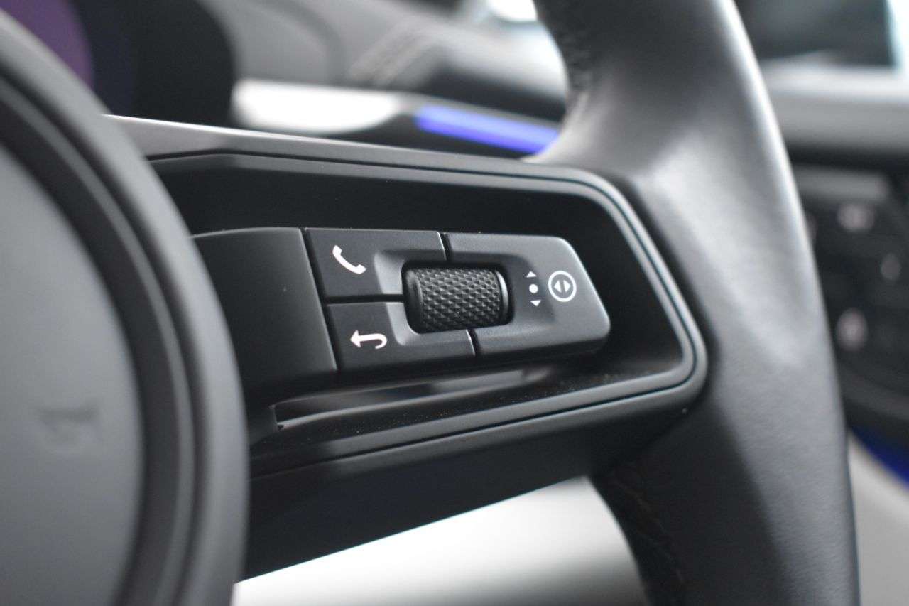 2025 PORSCHE MACAN 2025 PORSCHE MACAN