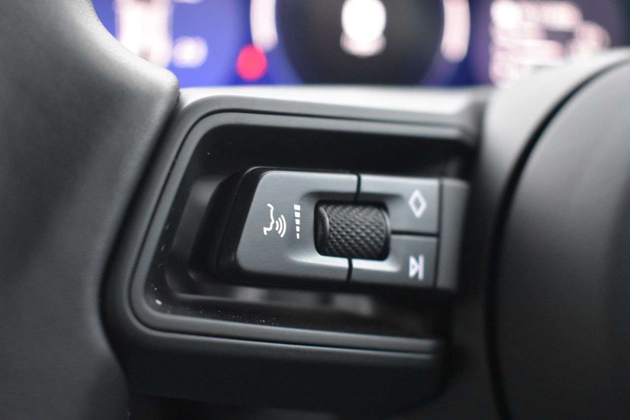 2025 PORSCHE MACAN 2025 PORSCHE MACAN