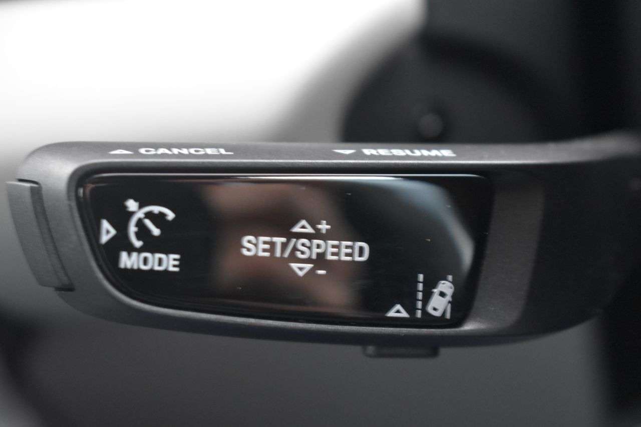 2025 PORSCHE MACAN 2025 PORSCHE MACAN