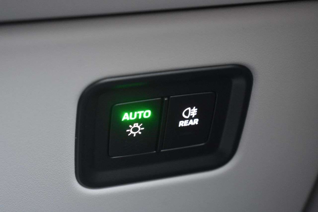 2025 PORSCHE MACAN 2025 PORSCHE MACAN