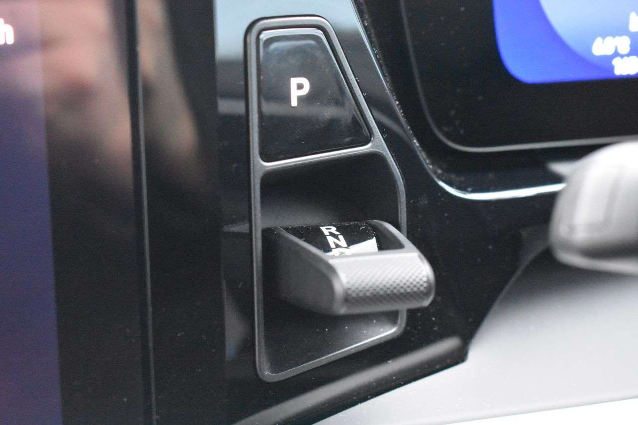 2025 PORSCHE MACAN 2025 PORSCHE MACAN