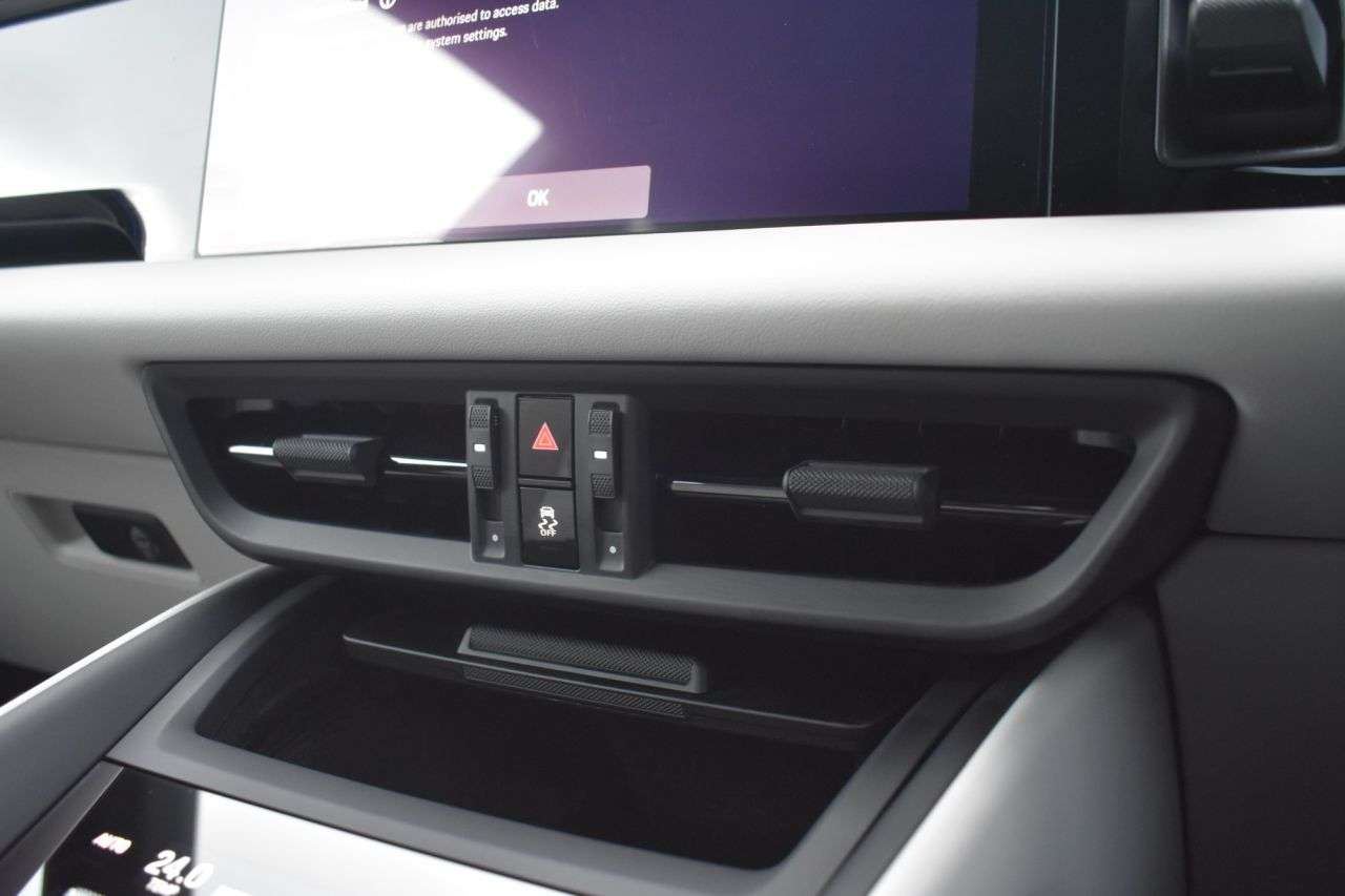 2025 PORSCHE MACAN 2025 PORSCHE MACAN