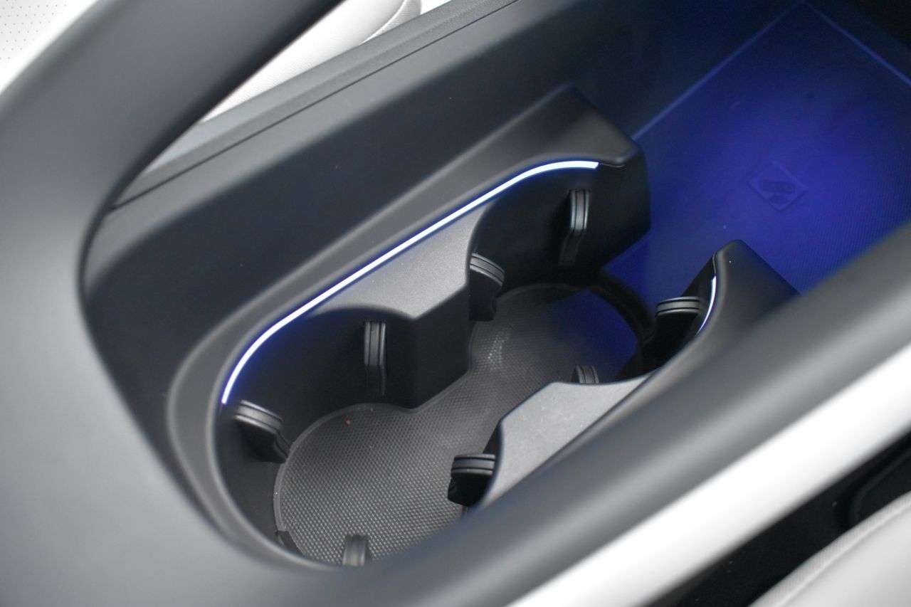 2025 PORSCHE MACAN 2025 PORSCHE MACAN