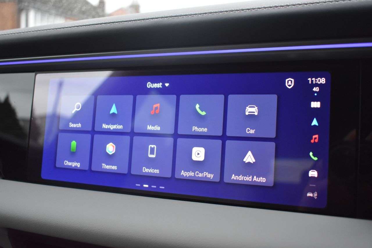 2025 PORSCHE MACAN 2025 PORSCHE MACAN