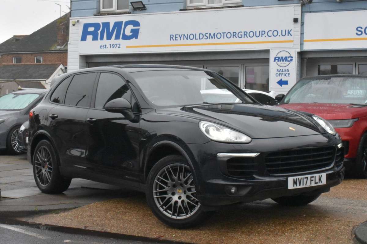 Check out this Porsche Cayenne 2017 Diesel Automatic