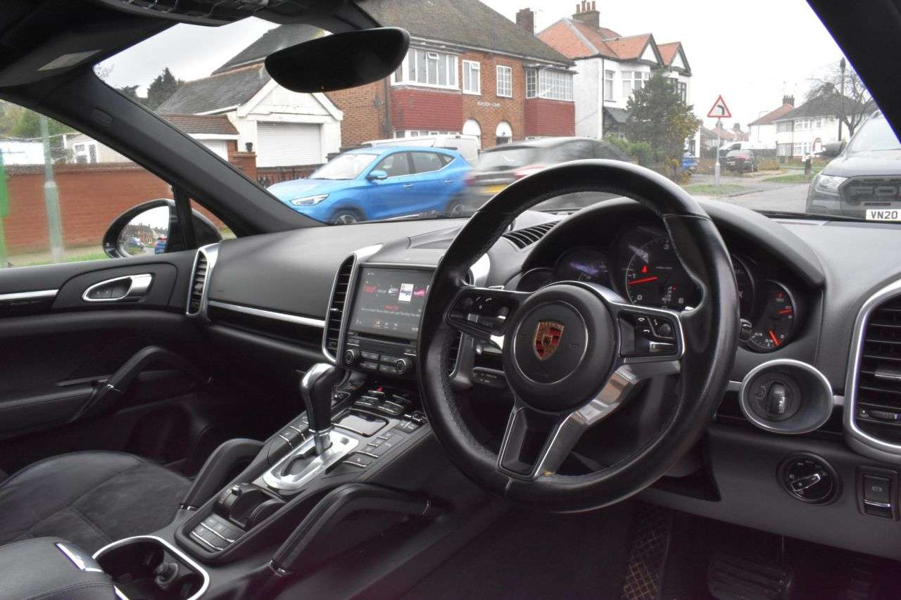 2017 PORSCHE CAYENNE 2017 PORSCHE CAYENNE