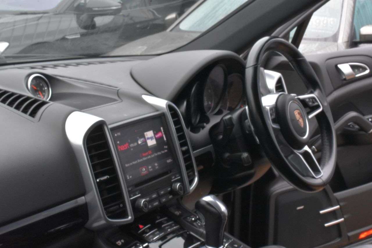 2017 PORSCHE CAYENNE 2017 PORSCHE CAYENNE