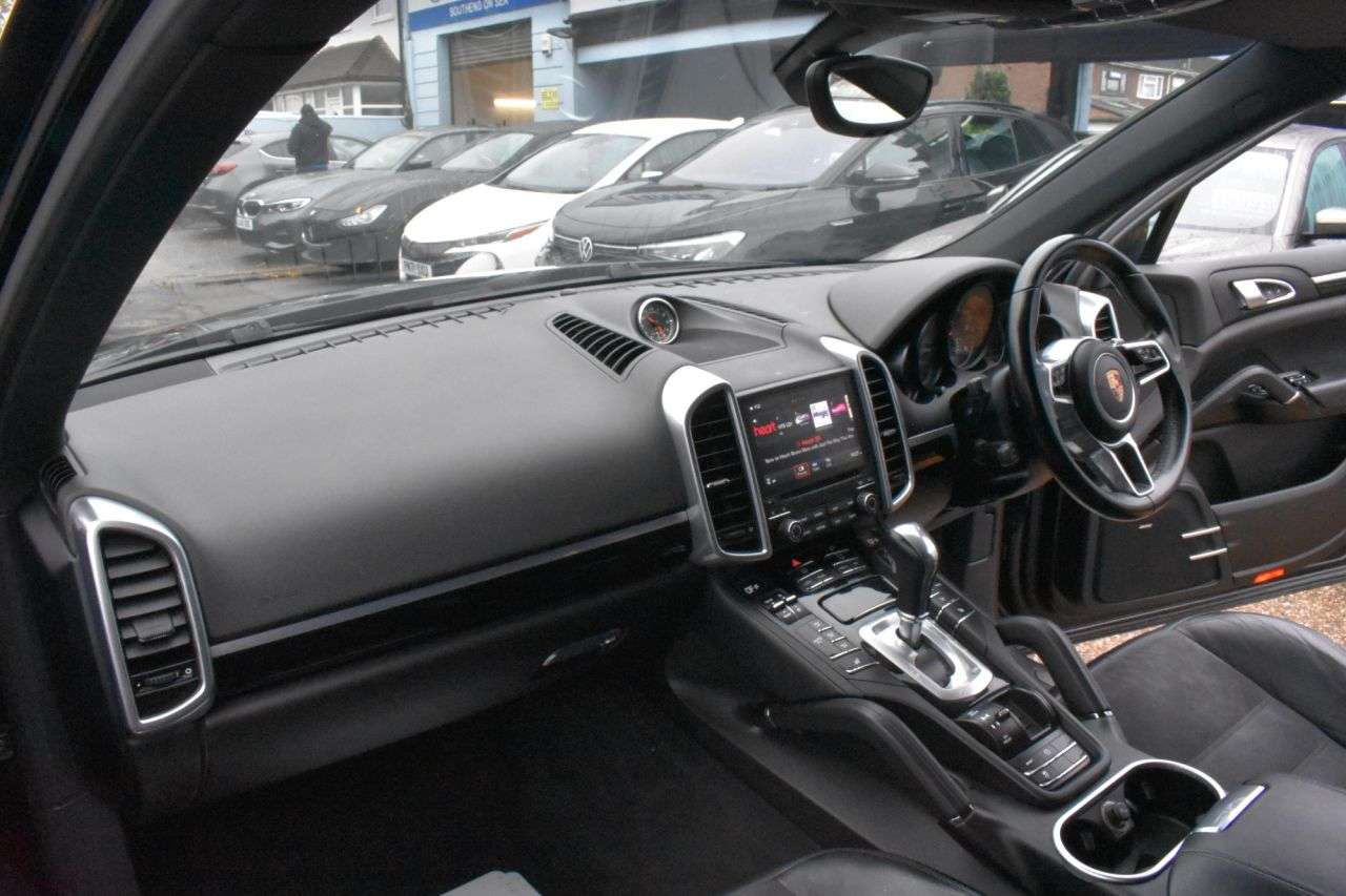 2017 PORSCHE CAYENNE 2017 PORSCHE CAYENNE