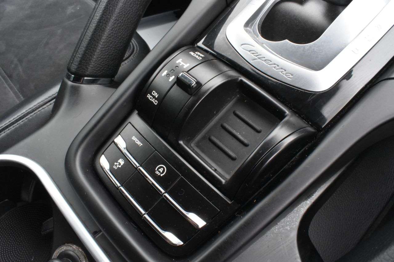 2017 PORSCHE CAYENNE 2017 PORSCHE CAYENNE