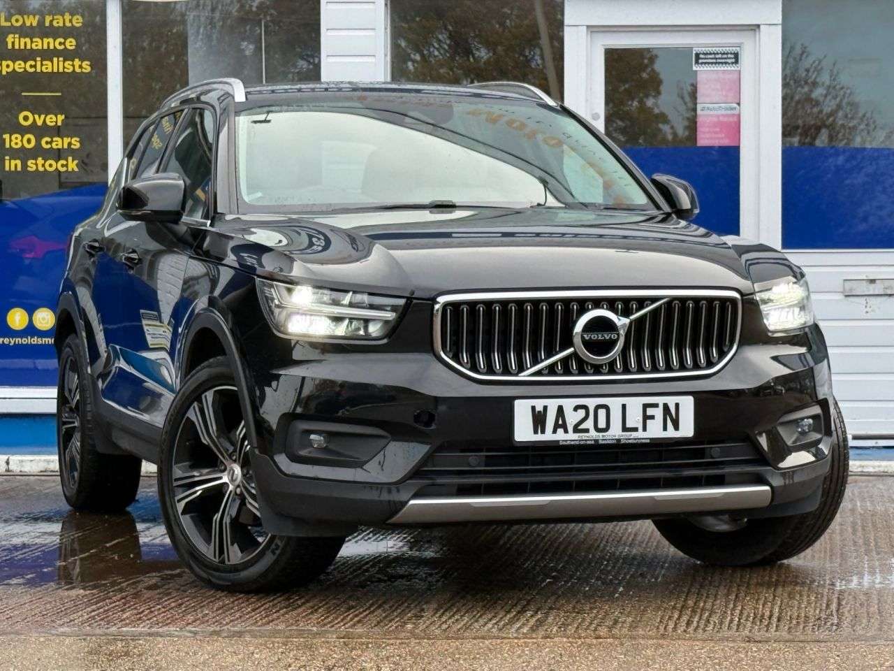 2020 VOLVO XC40 2020 VOLVO XC40