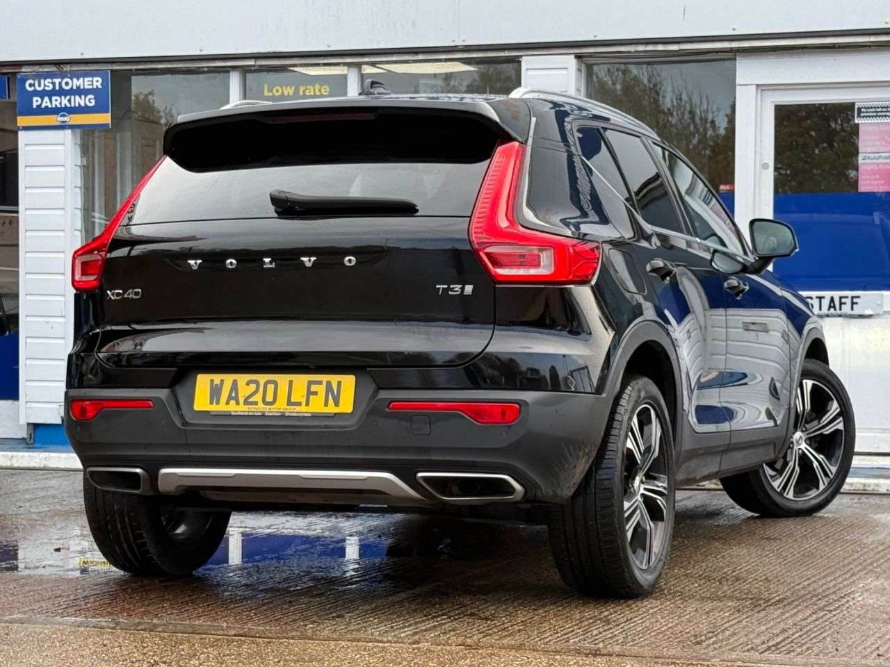 2020 VOLVO XC40 2020 VOLVO XC40