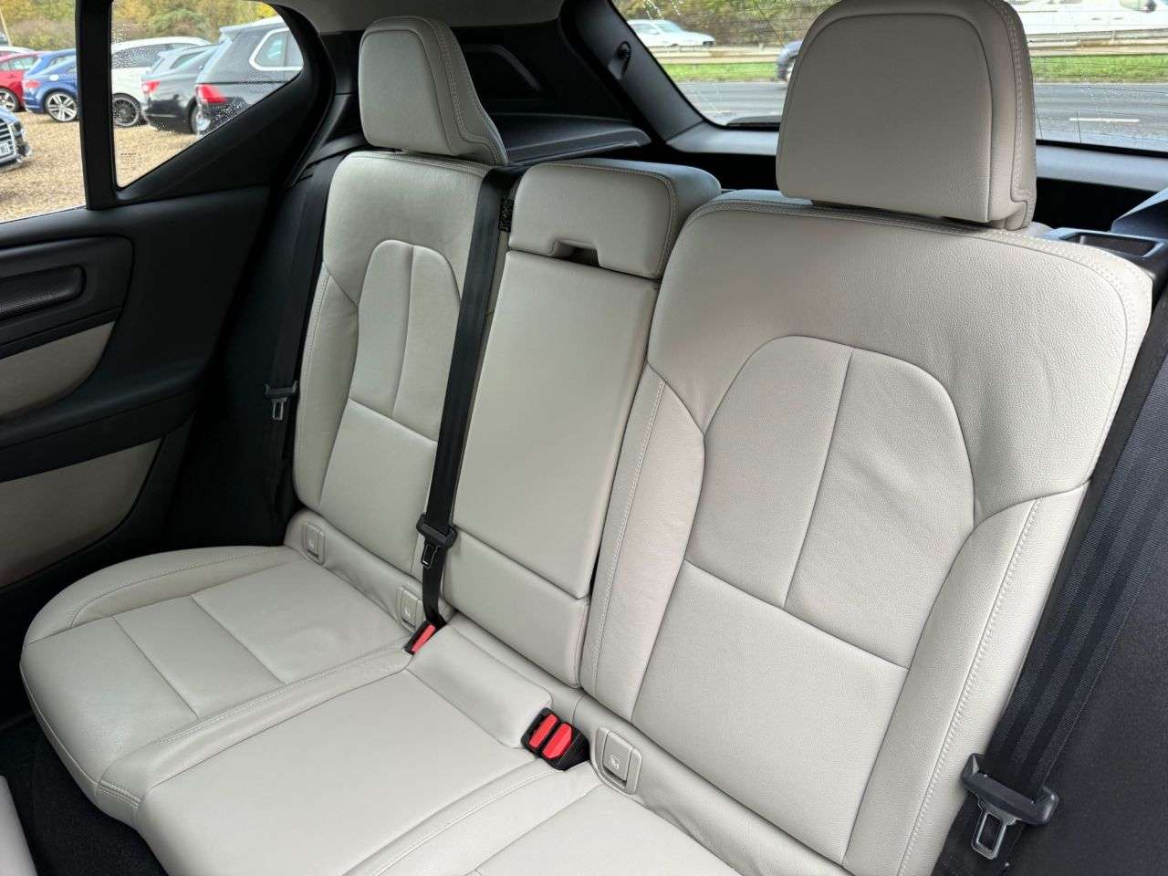 2020 VOLVO XC40 2020 VOLVO XC40