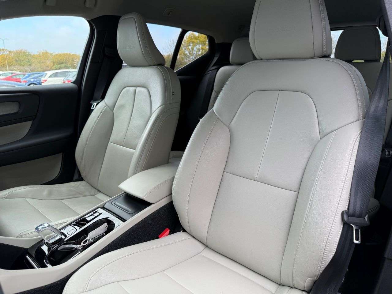 2020 VOLVO XC40 2020 VOLVO XC40