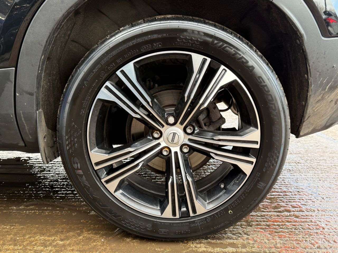 2020 VOLVO XC40 2020 VOLVO XC40