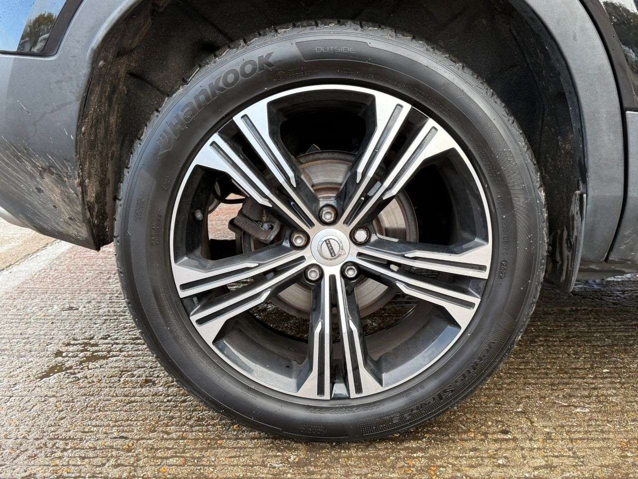 2020 VOLVO XC40 2020 VOLVO XC40