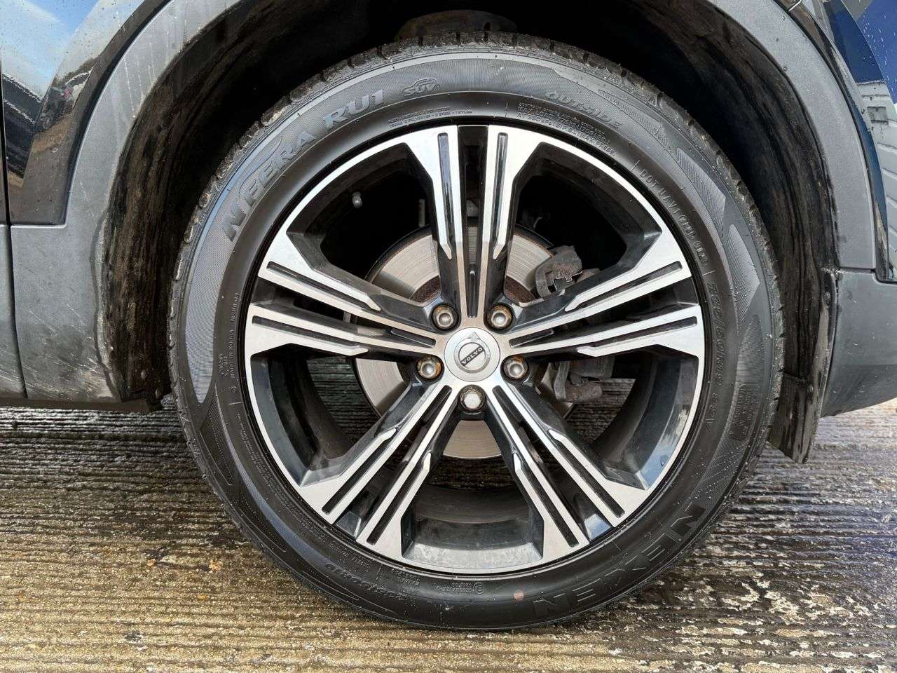 2020 VOLVO XC40 2020 VOLVO XC40