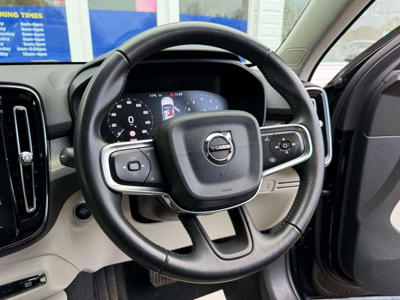 2020 VOLVO XC40 2020 VOLVO XC40