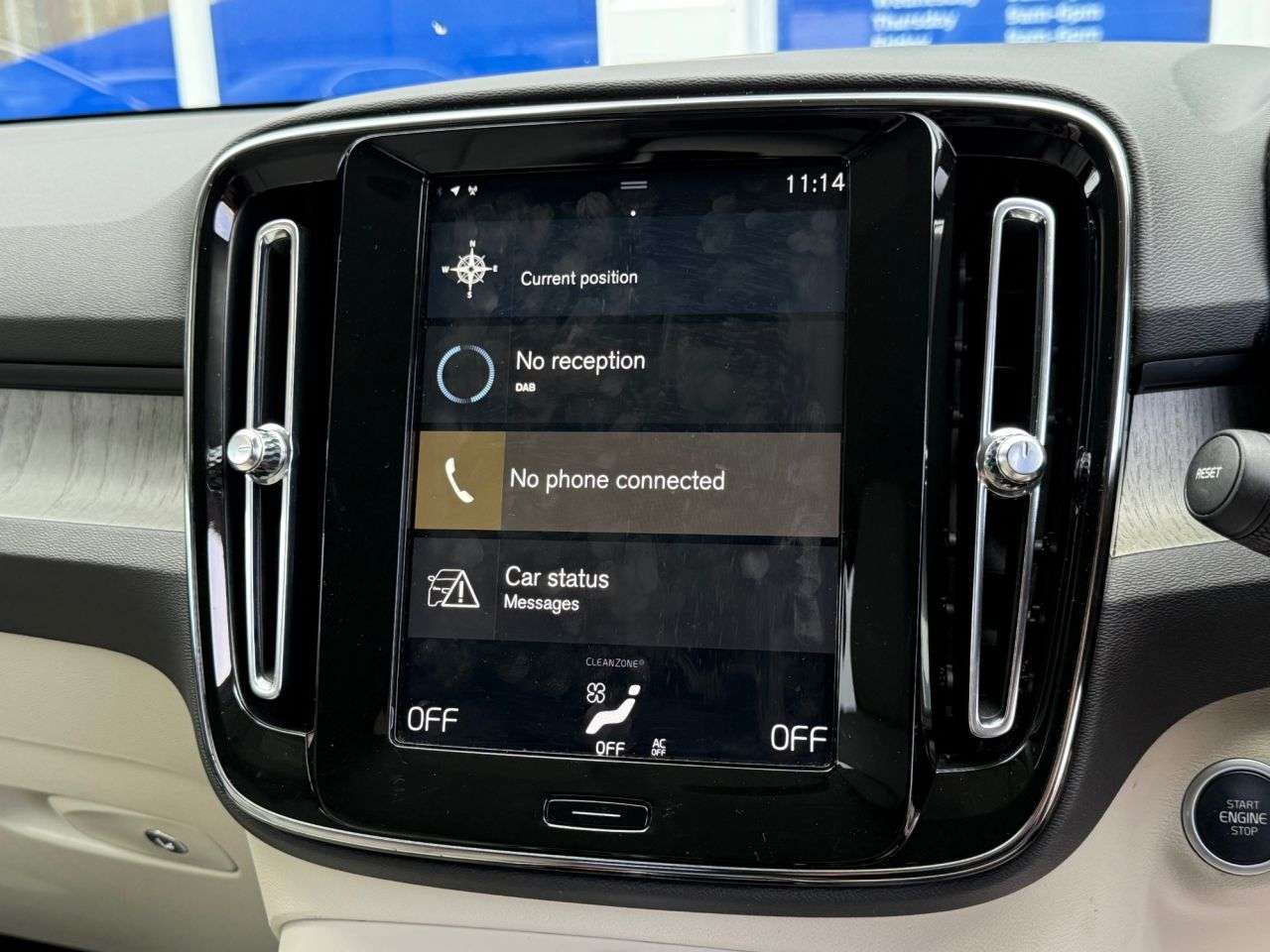 2020 VOLVO XC40 2020 VOLVO XC40