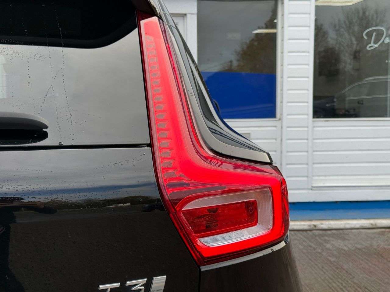 2020 VOLVO XC40 2020 VOLVO XC40