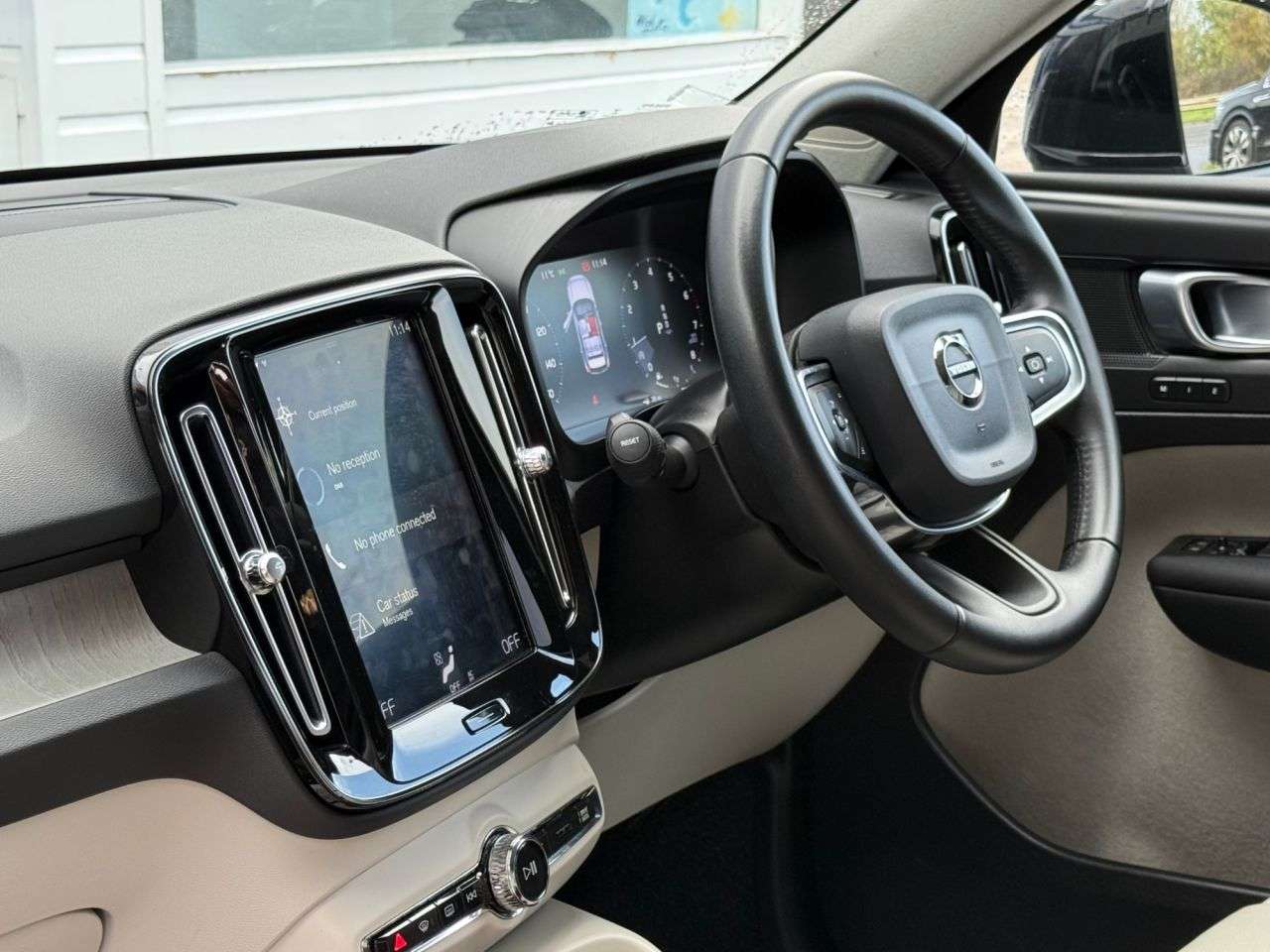 2020 VOLVO XC40 2020 VOLVO XC40