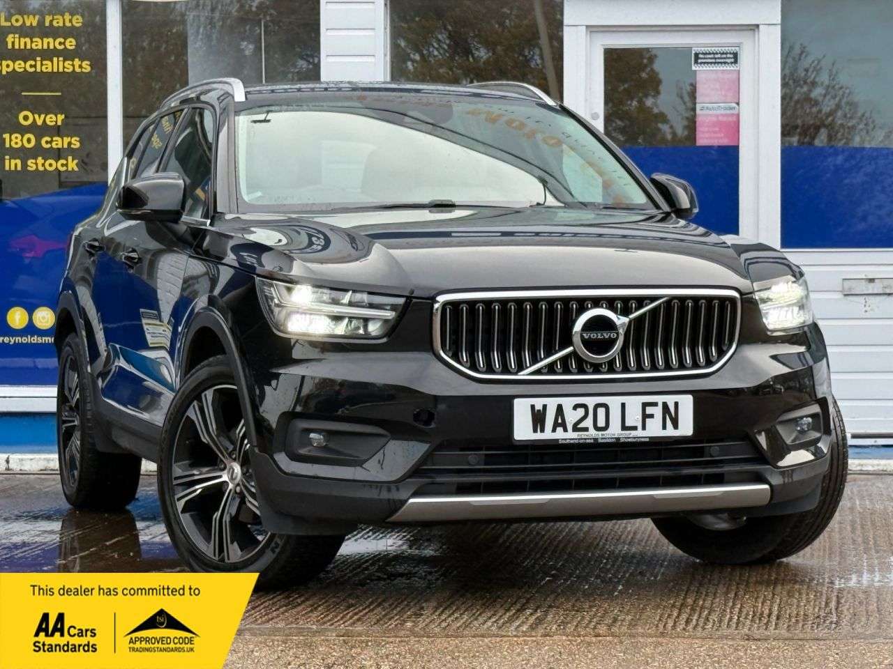 2020 VOLVO XC40 2020 VOLVO XC40