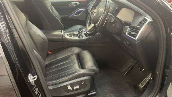 2021 BMW X6 2021 BMW X6