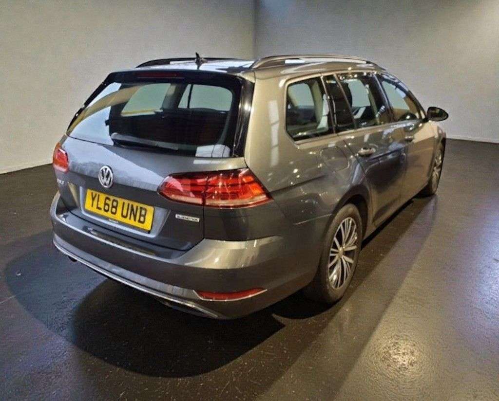 A 2019 VOLKSWAGEN GOLF 1.5 TSI EVO SE Nav Estate DSG (130 ps) 2 FORMER KEEPERS / 2 KEYS A 2019 VOLKSWAGEN GOLF 1.5 TSI EVO SE Nav Estate DSG (130 ps) 2 FORMER KEEPERS / 2 KEYS